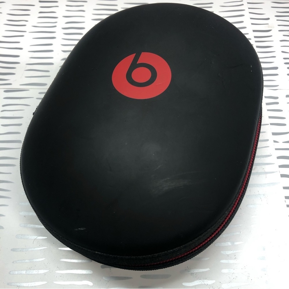Beats case black color